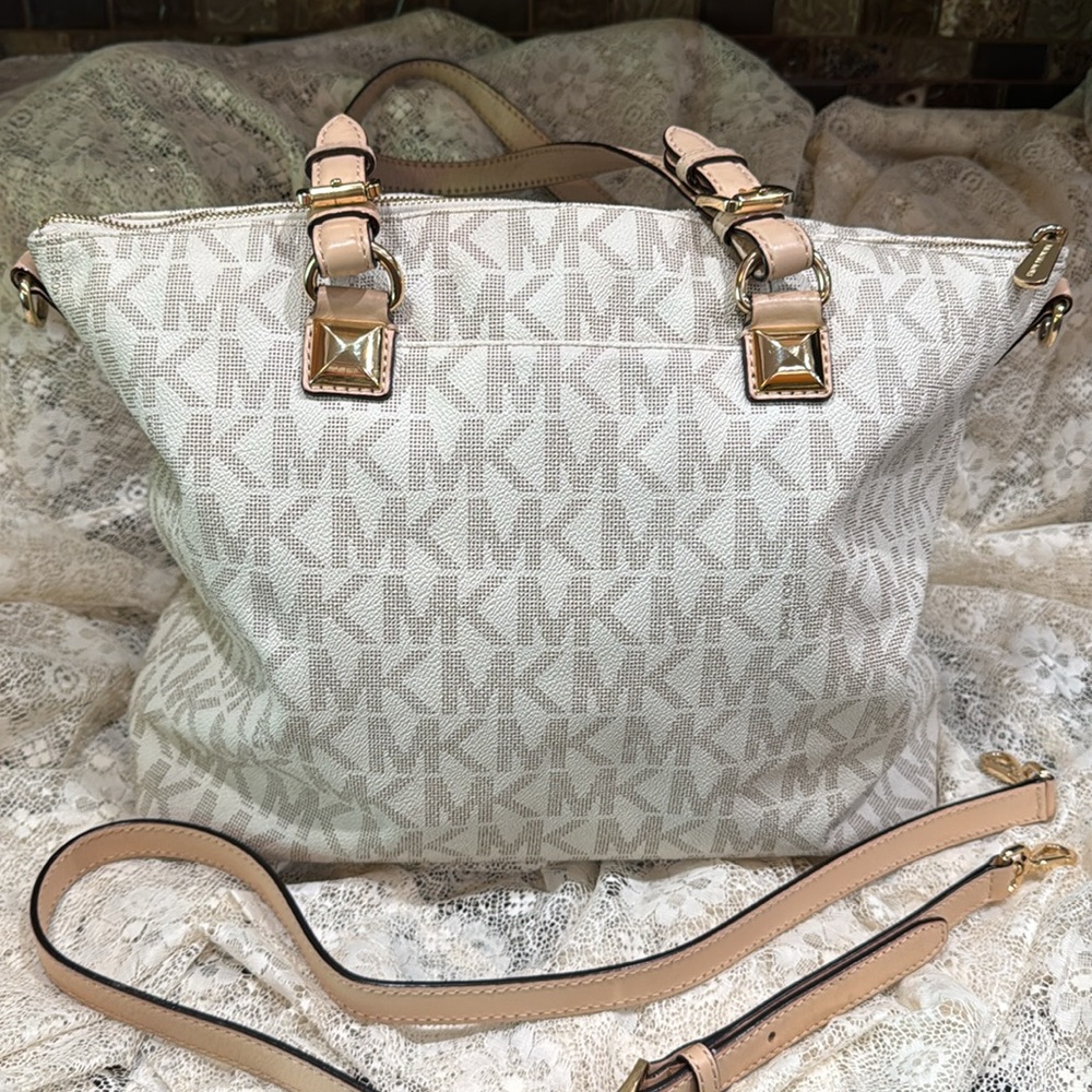 Michael Michael Kors Jet Set Beige Monogram Tote and Crossbody 16 X 13 X 5 - Picture 2 of 15